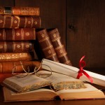 Libros-Viejos-Apilados_Imagenes-de-Libros